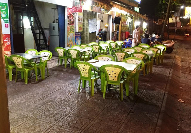 Quán xá nhiều nơi hiu hắt chưa từng thấy vì khách nhậu giảm mạnh - 1