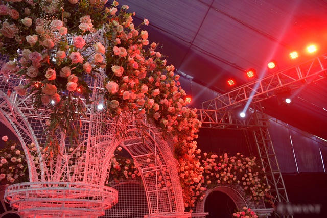 Nhà Duy Mạnh dựng rạp hoành tráng, chuẩn bị nước rửa tay cho khách dự cưới - 14