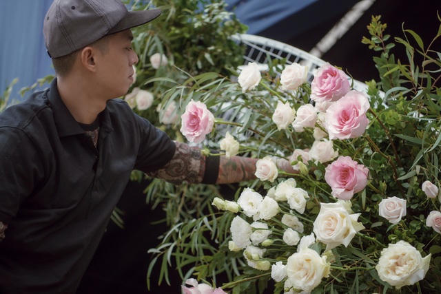 Nhà Duy Mạnh dựng rạp hoành tráng, chuẩn bị nước rửa tay cho khách dự cưới - 6