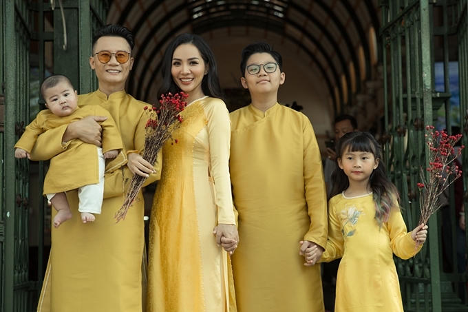 Gia đình Hoàng Bách - Thanh Thảo dịp Tết 2020.