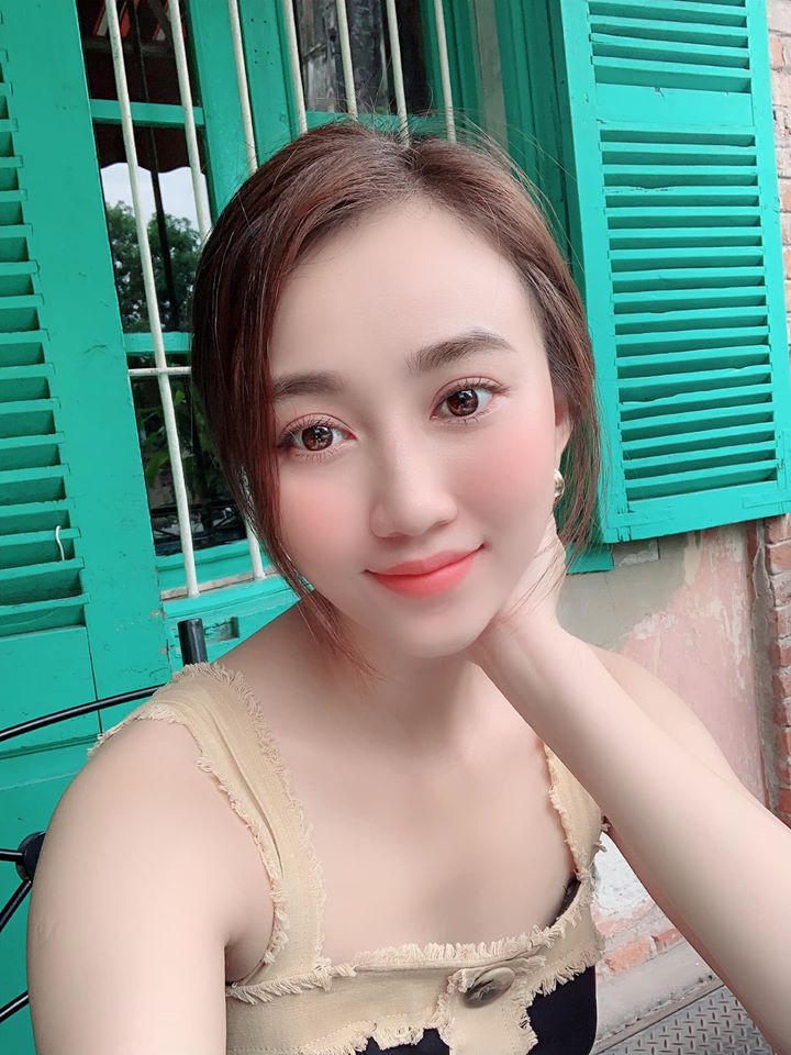 nhan sac hong loan dang tim hieu tien linh: xinh dep hut anh nhin, hiem khi mac bikini hinh anh 4