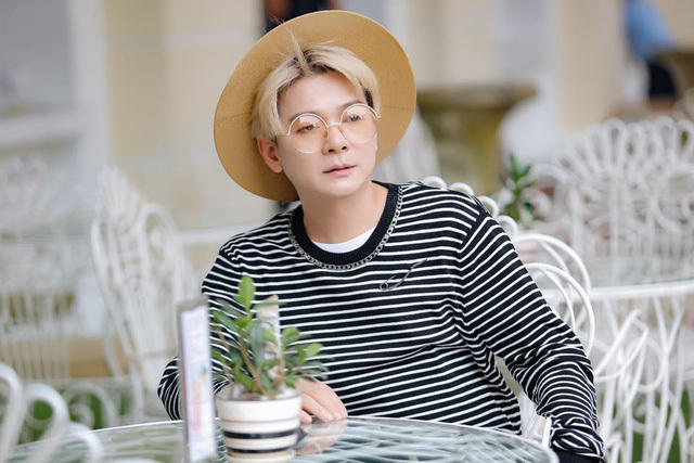 Ca sĩ Vũ Hà 30 năm đưa tiền, đắp chăn, hôn vợ trước khi ngủ