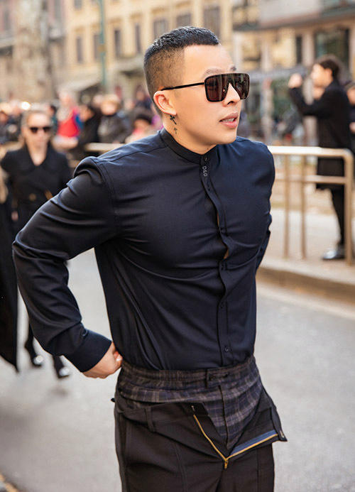 Ông bầu Vũ Khắc Tiệp cũng dự Milan Fashion Week 2020 nhưng may mắn không nhiễm virus nCoV.