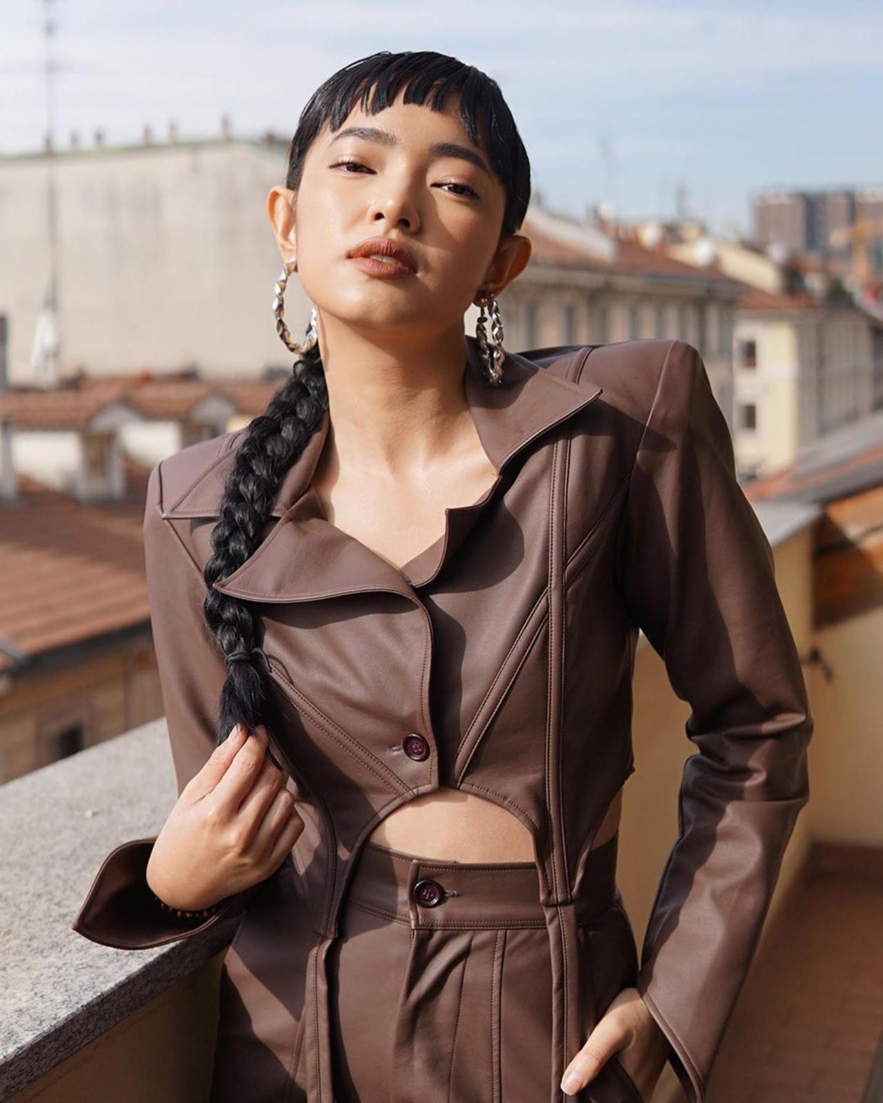 nhung sao viet bi cach ly sau khi tro ve tu cac tuan le thoi trang chau au hinh anh 2