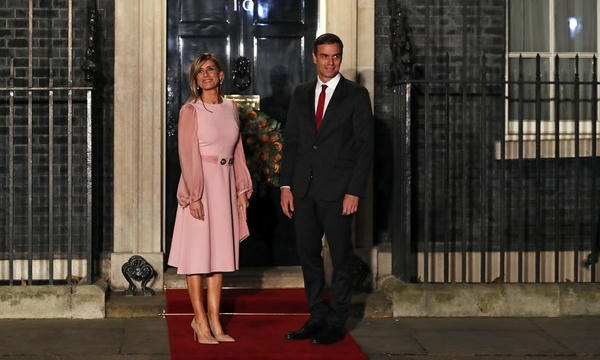Begona Gomez và Pedro Sanchez tại London tháng 12/2019. Ảnh: Reuters.