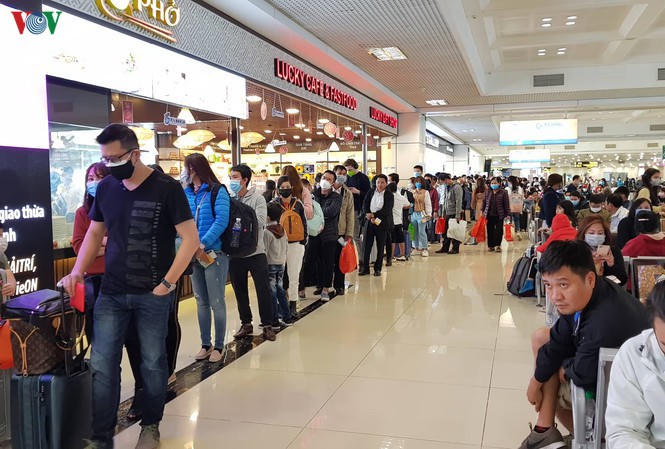 ca nghin nguoi viet tai chau au, asean o at hoi huong, san bay qua tai hinh 1