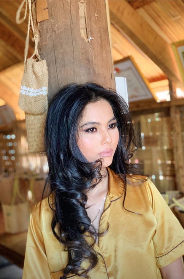 h’hen nie noi gi khi dan mang khich le em gai dan than vao showbiz? hinh anh 1