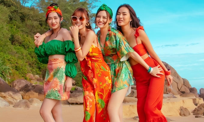 Thùy Anh (thứ hai từ phải sang) và Phương Lan (ngoài cùng bên trái) đều ghi nhận Gái già lắm chiêu 2 và 3 là hai phim họ có nhiều cảnh ăn uống đáng nhớ nhất trên màn ảnh, bởi phim xoay quanh giới thượng lưu, có nhiều bữa ăn sang chảnh, ngập tràn đồ ngon. Thùy Anh rất hứng thú với các cảnh phim này, còn Phương Lan thì nhìn thấy đồ ăn đạo cụ là thấy đói bụng. Với các phim khác, thỉnh thoảng họ ăn đồ ăn nguội vì quay lâu, nhưng chưa có phim nào khiến cả hai khổ sở vì cảnh ăn uống.