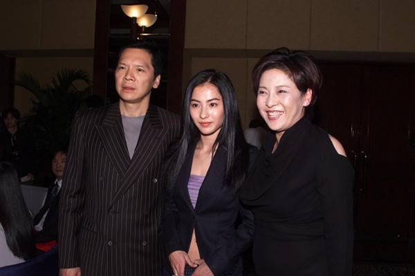 he lo moi quan he bat ngo giua sao hoa ngu va cac "ong trum xa hoi den" hinh anh 2