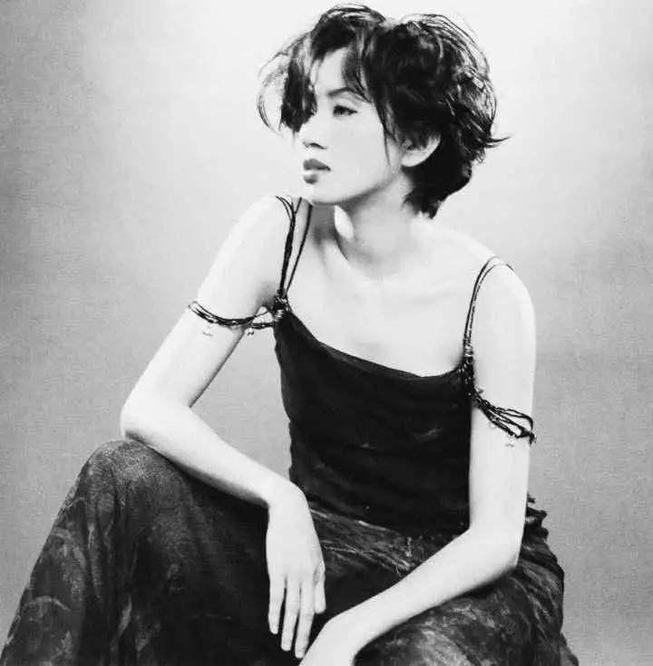 he lo moi quan he bat ngo giua sao hoa ngu va cac "ong trum xa hoi den" hinh anh 6