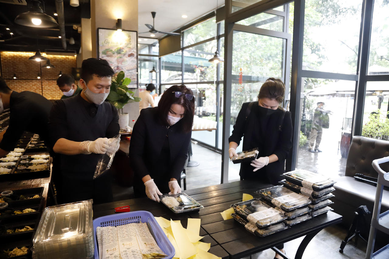 600 lời cảm ơn cùng suất ăn đặc biệt gửi bác sĩ tuyến đầu chống dịch