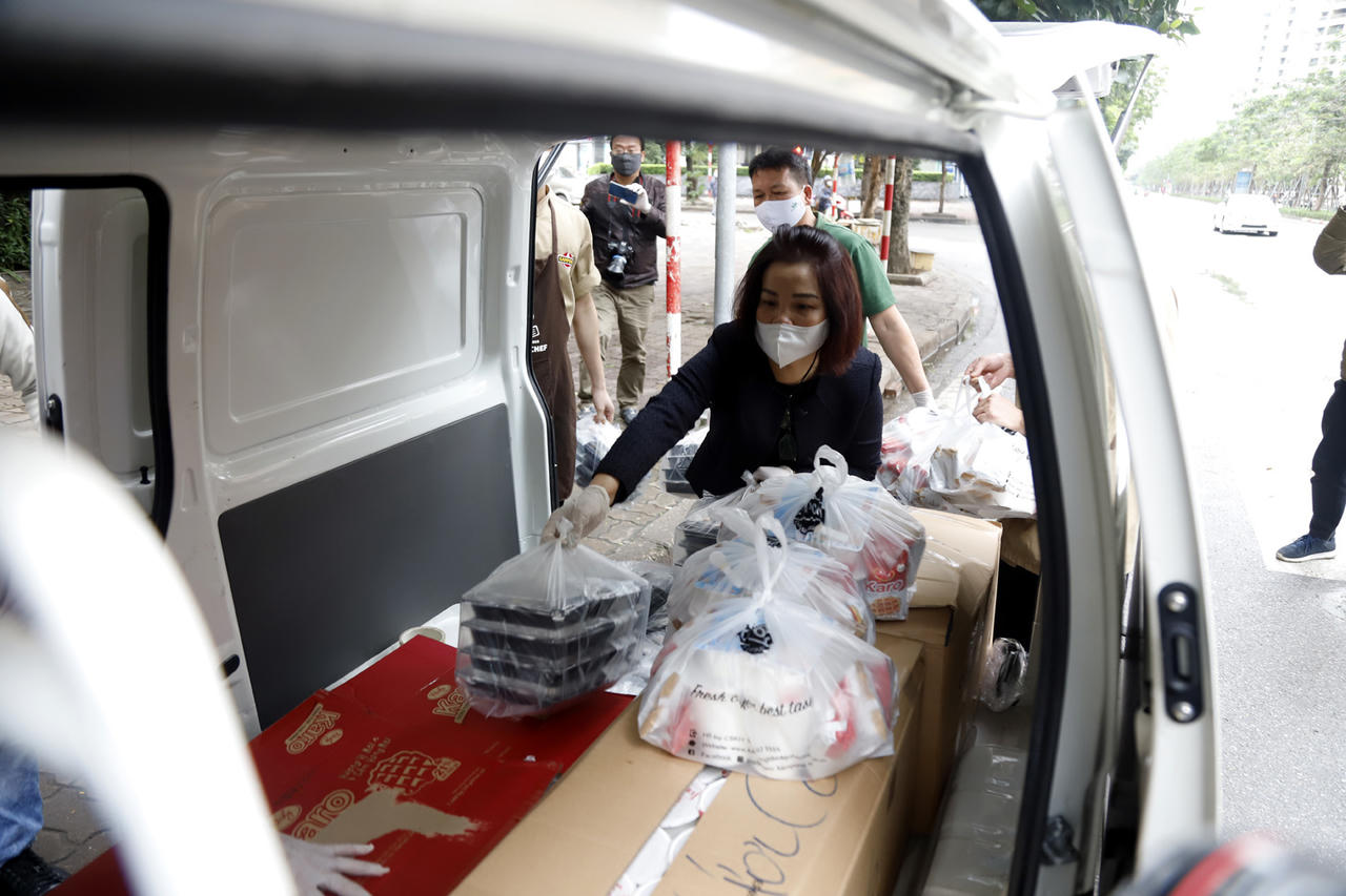 600 lời cảm ơn cùng suất ăn đặc biệt gửi bác sĩ tuyến đầu chống dịch