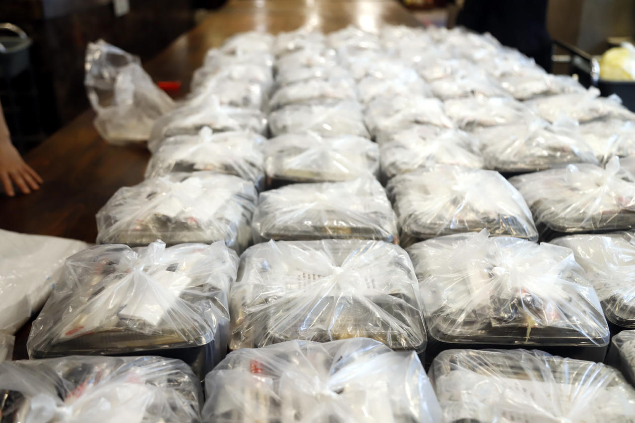 600 lời cảm ơn cùng suất ăn đặc biệt gửi bác sĩ tuyến đầu chống dịch