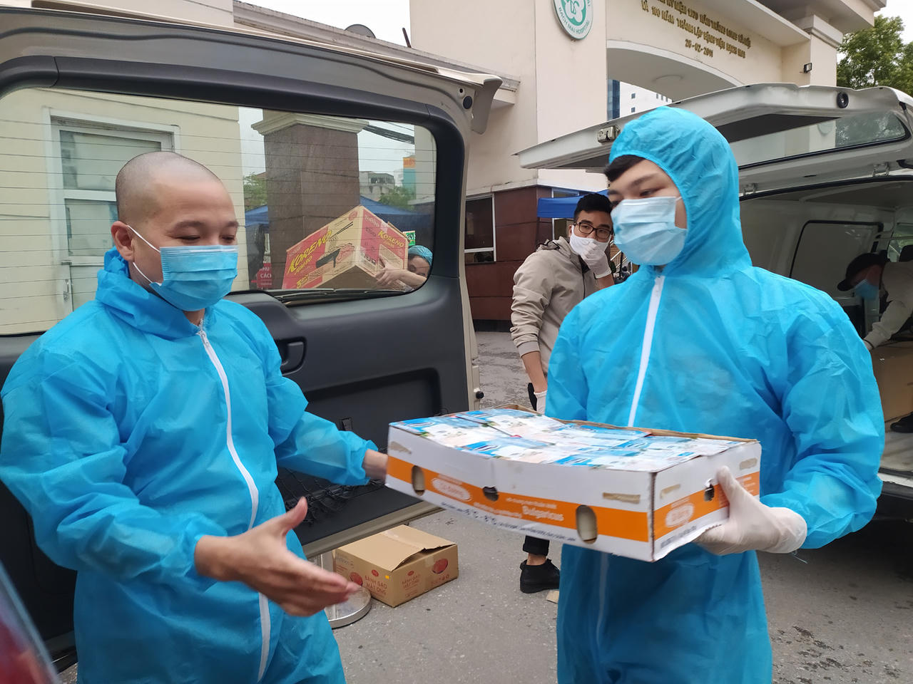 600 lời cảm ơn cùng suất ăn đặc biệt gửi bác sĩ tuyến đầu chống dịch