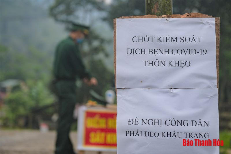 Thanh Hóa: Trung tá Biên phòng dùng vách núi làm phòng thu âm tuyên truyền phòng chống COVID-19