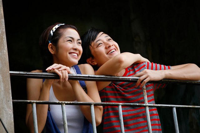 Lương Mạnh Hải chia sẻ loạt ảnh khóa môi nóng bỏng với Tăng Thanh Hà - 1