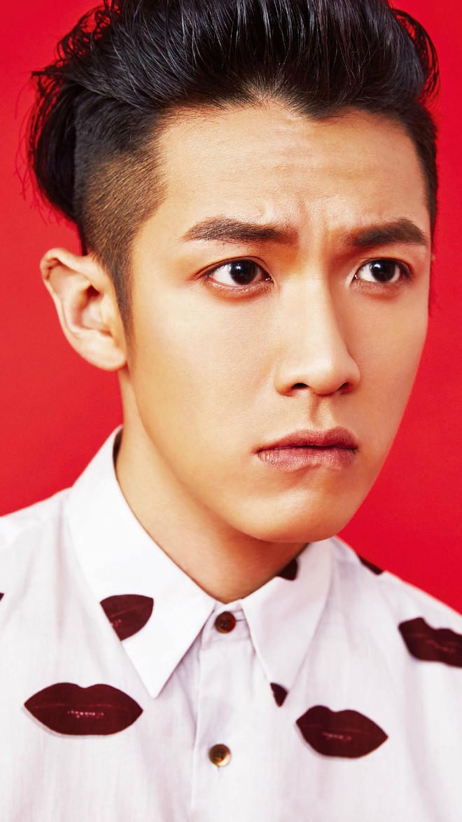 nam dien vien di bar xuyen dem cung gai dep giua dich benh covid-19 bi chi trich du doi hinh anh 2