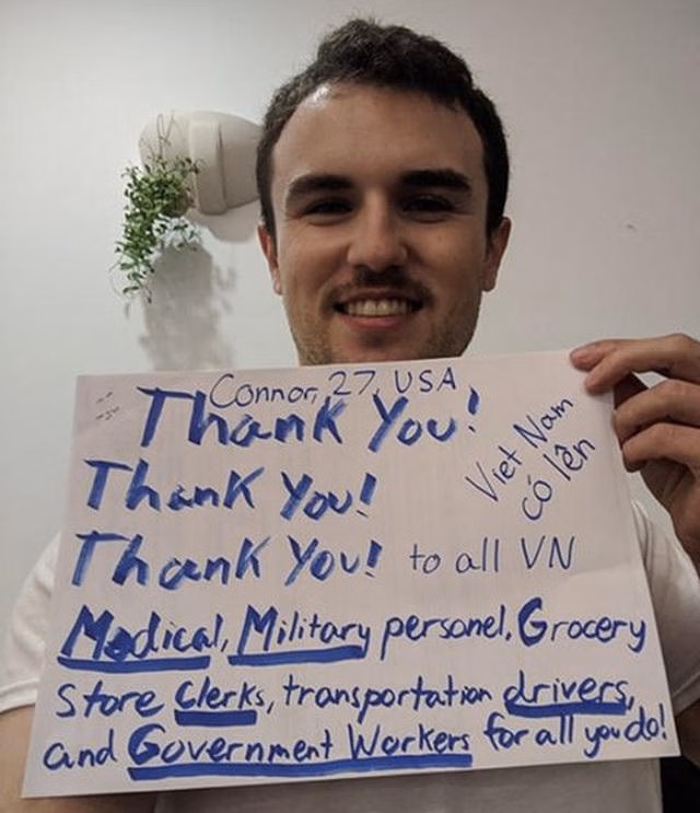 Thầy giáo người Anh hiến máu, cổ vũ Việt Nam chiến thắng đại dịch Covid-19 - 6