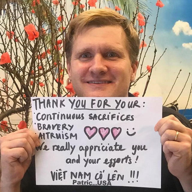 Thầy giáo người Anh hiến máu, cổ vũ Việt Nam chiến thắng đại dịch Covid-19 - 4