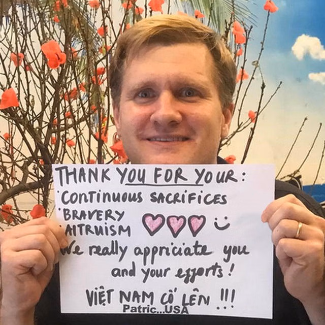 Thầy giáo người Anh hiến máu, cổ vũ Việt Nam chiến thắng đại dịch Covid-19 - 4