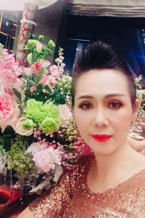 Á hậu Vi Thị Đông bỏ showbiz làm tiếp viên hàng không, U50 vẫn đẹp
