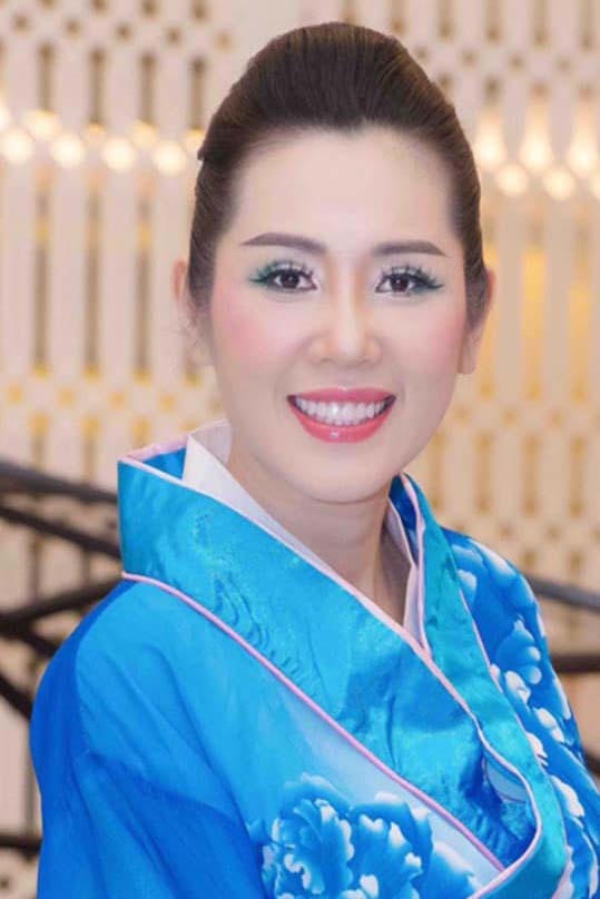 Á hậu Vi Thị Đông bỏ showbiz làm tiếp viên hàng không, U50 vẫn đẹp