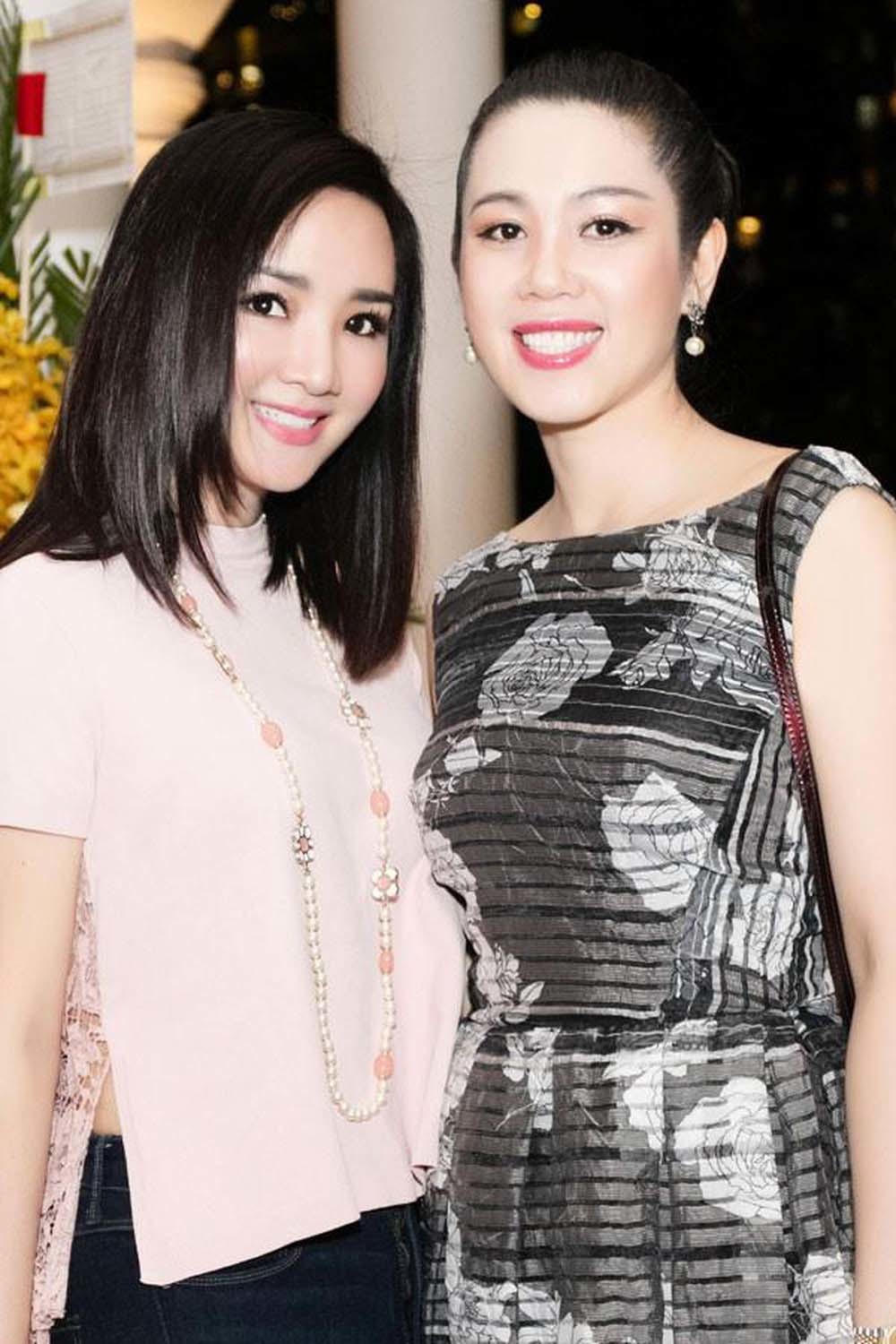 Á hậu Vi Thị Đông bỏ showbiz làm tiếp viên hàng không, U50 vẫn đẹp