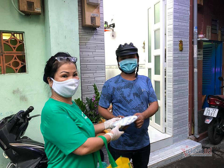 Bà chủ tiệm tóc khiến người trong 'xóm giang hồ' Sài Gòn phải gật đầu chào