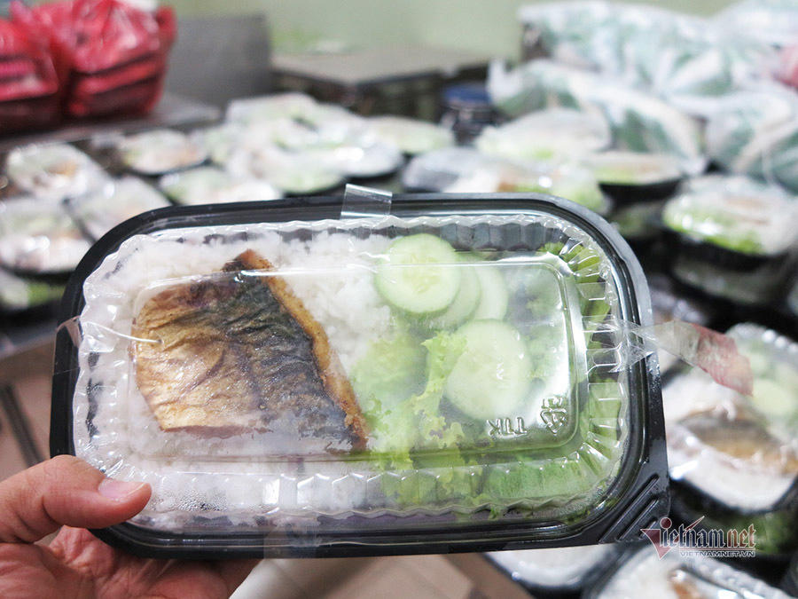 'Đồ từ thiện là của người nghèo, xin nhà giàu đừng nhận'