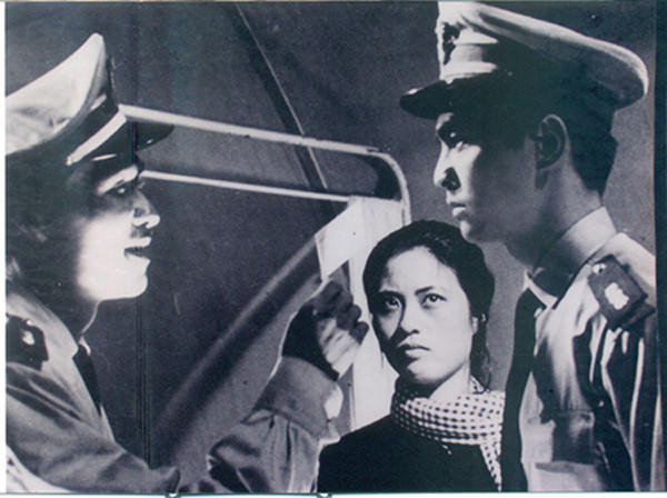 nhung bo phim noi tieng ve ngay 30/4 khong the bo qua hinh anh 2