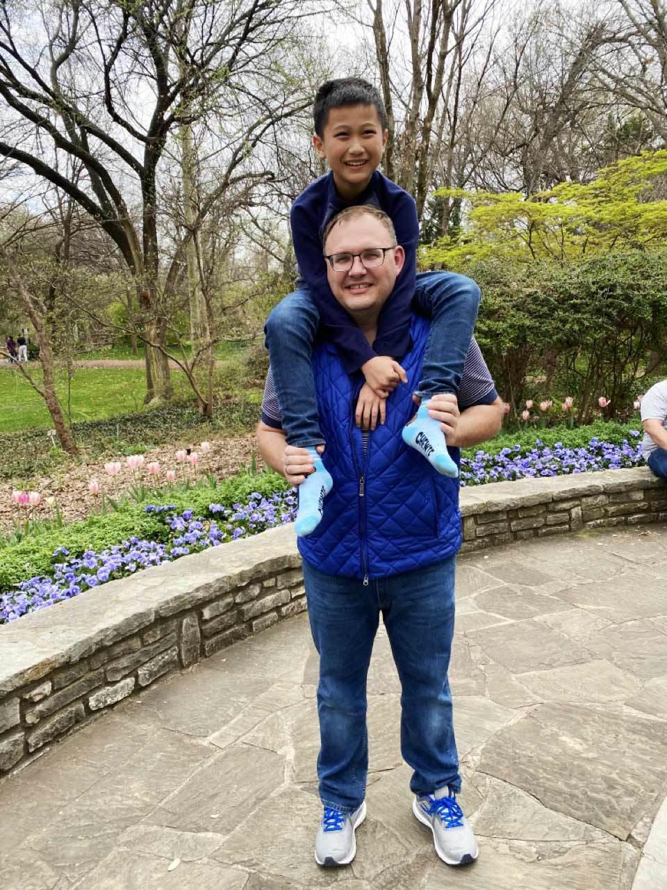 Say đắm mẹ đơn thân Việt, người đàn ông Mỹ cầu hôn sau 2 lần gặp gỡ