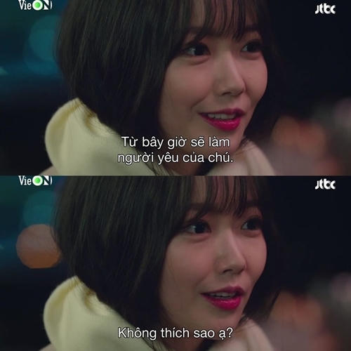 Thế giới hôn nhân được cho là ám chỉ thương mại hóa tình dục qua nhân vật cô gái ở quán bar.