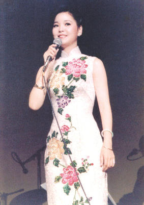 Đời gập ghềnh và cái chết bí ẩn của danh ca Đặng Lệ Quân