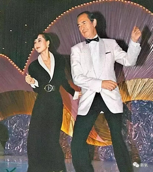 Mối tình giai thoại giữa ‘vua sòng bài’ Macau và bà xã Lý Liên Kiệt - ảnh 5