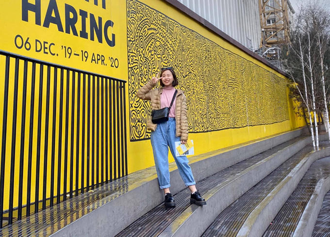 Vợ sắp cưới của Văn Hậu được nhiều người khen vừa xinh xắn vừa học giỏi.