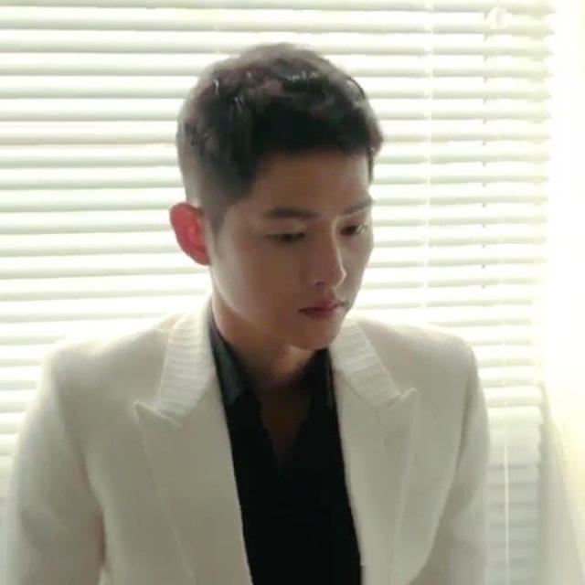 Song Joong Ki sống thế nào sau khi ly hôn Song Hye Kyo? - 6