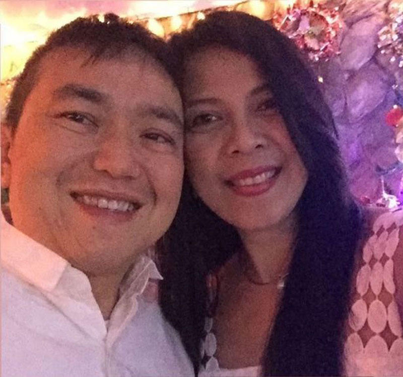 Vợ bật khóc nhận món quà từ người chồng đã qua đời