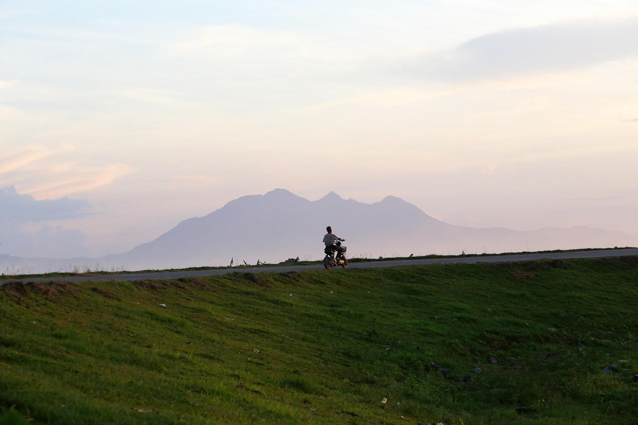 Phong cảnh bình yên nhìn từ những triền đê ở Hà Nội - 8