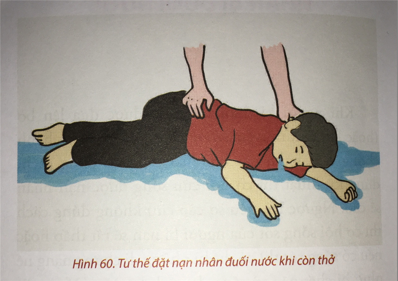 Công an khuyến cáo việc nên và không nên làm khi sơ cứu người đuối nước