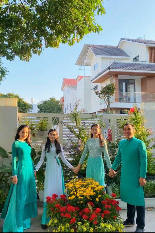 MC Quyền Linh: Mấy chục năm qua, tôi chỉ ngủ dưới đất!