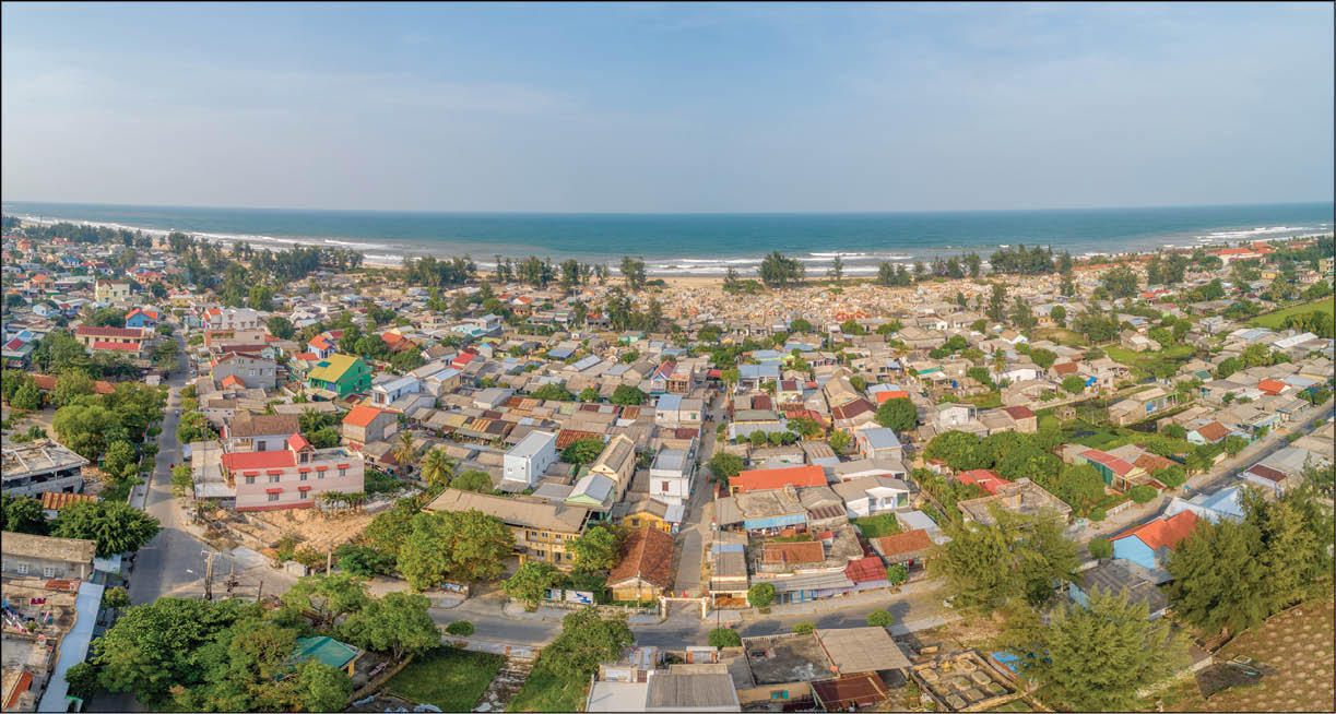 Nguyên Tổng Bí thư Lê Khả Phiêu được coi là ân nhân của hai ngôi làng ở miền Trung - Ảnh 2.