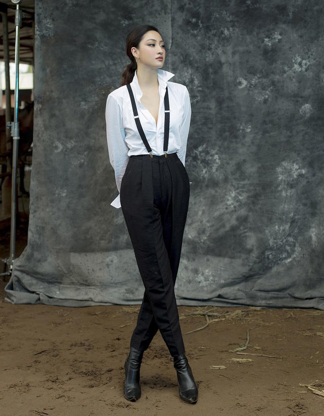 Hoa hậu Lương Thùy Linh thay đổi hình ảnh khác lạ đón tuổi 20 - 1