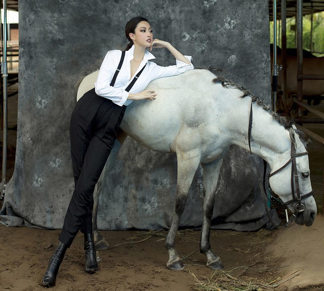 Hoa hậu Lương Thùy Linh thay đổi hình ảnh khác lạ đón tuổi 20 - 3