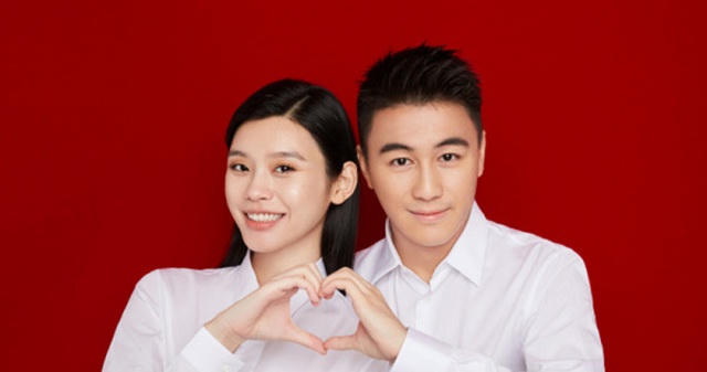 Là con dâu tỷ phú, siêu mẫu “nội y” nhận 2 triệu đô la Hồng Kông tiêu vặt - 4