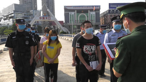 Bắt đối tượng truy nã đặc biệt từ Trung Quốc bơi qua sông Hồng sang Việt Nam