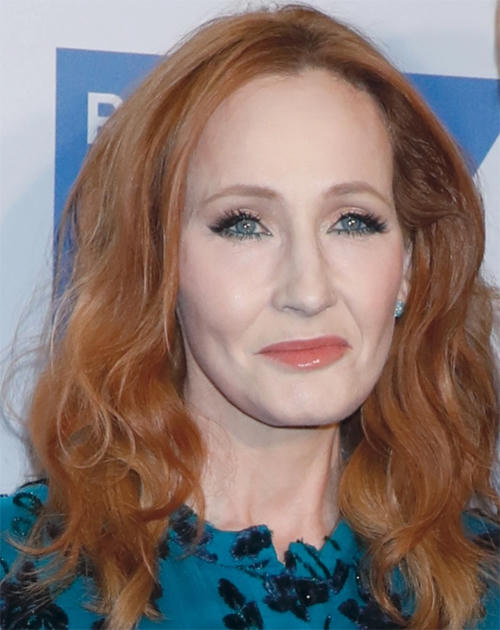 Nhà văn JK Rowling - tác giả bộ truyện Harry Potter bỏ túi 60 triệu USD, chủ yếu nhờ bản quyền chuyển thể các cuốn sách thành phim.