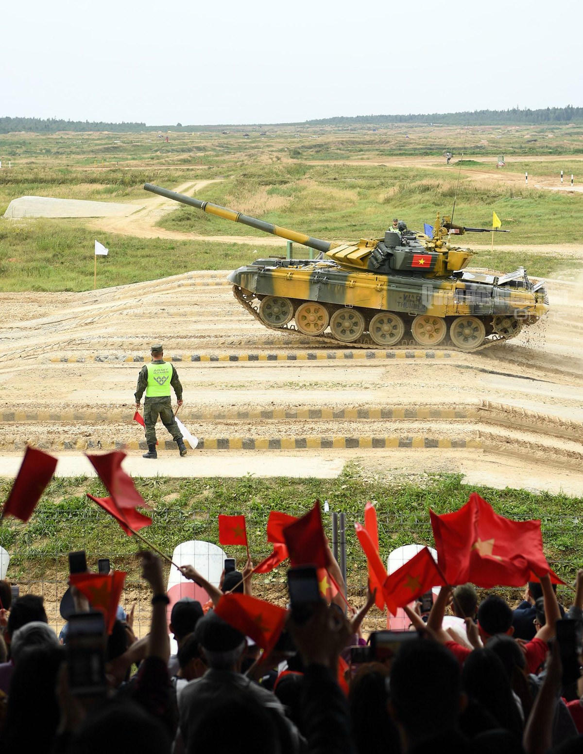 Việt Nam vô địch chung kết bảng 2 cuộc thi “Xe tăng hành tiến"