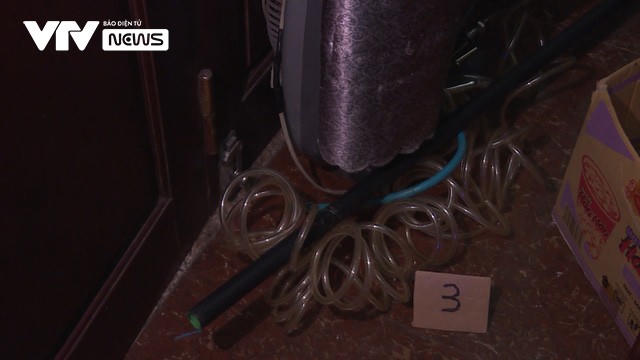 Bé gái bị bố đẻ bạo hành ở Bắc Ninh: Bố bảo đánh cho chừa mà con có mắc tội gì đâu - Ảnh 4. Bé gái bị bố đẻ bạo hành ở Bắc Ninh: Bố bảo đánh cho chừa mà con có mắc tội gì đâu - Ảnh 4.