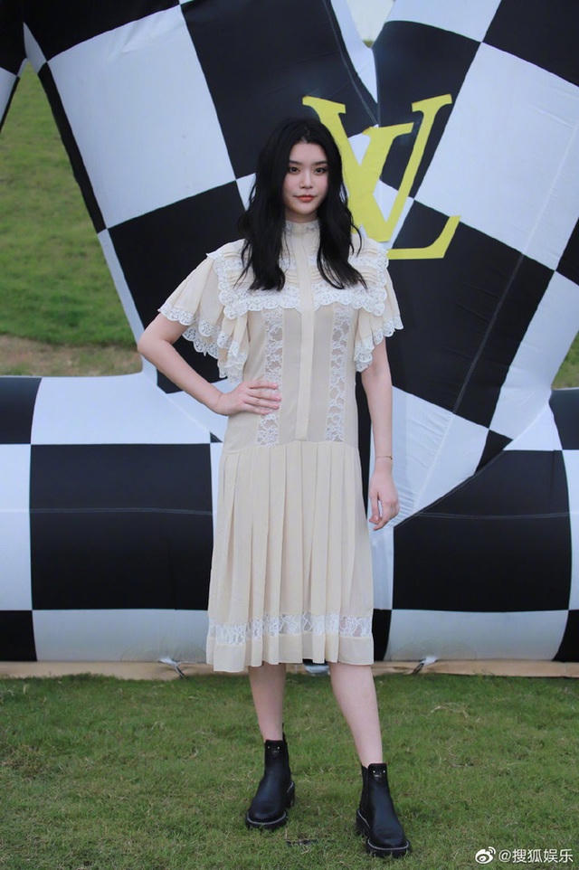 Hề Mộng Dao giàu tới mức nào sau khi làm dâu tỷ phú Hà Hồng Sân - 6 Hề Mộng Dao giàu tới mức nào sau khi làm dâu tỷ phú Hà Hồng Sân - 6