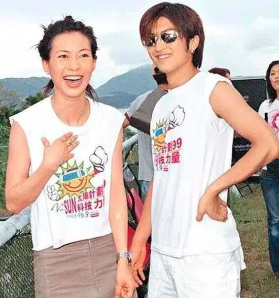 Lộ diện người tình bí ẩn chưa từng một lần công khai của Tạ Đình Phong, nhìn mới hiểu vì sao nam tài tử nhất định quay lại với Vương Phi? - Ảnh 2.